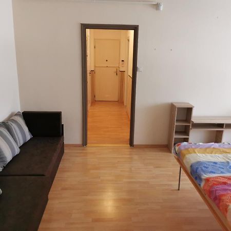 Harsfa Apartman Appartement Kiskunhalas Buitenkant foto