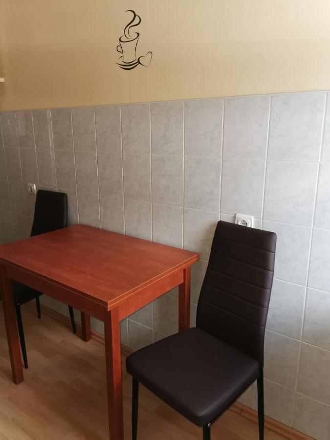 Harsfa Apartman Appartement Kiskunhalas Buitenkant foto