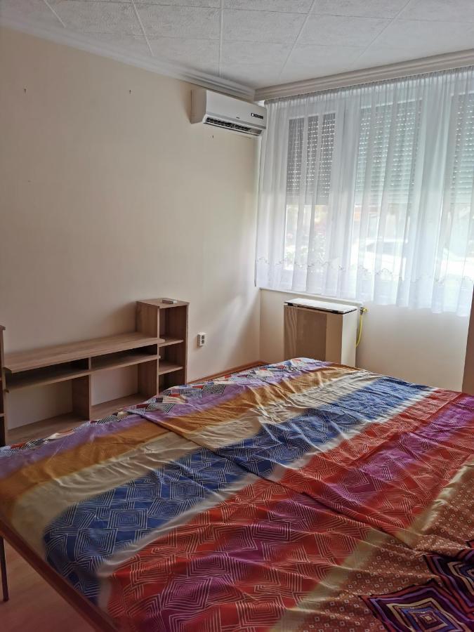 Harsfa Apartman Appartement Kiskunhalas Buitenkant foto